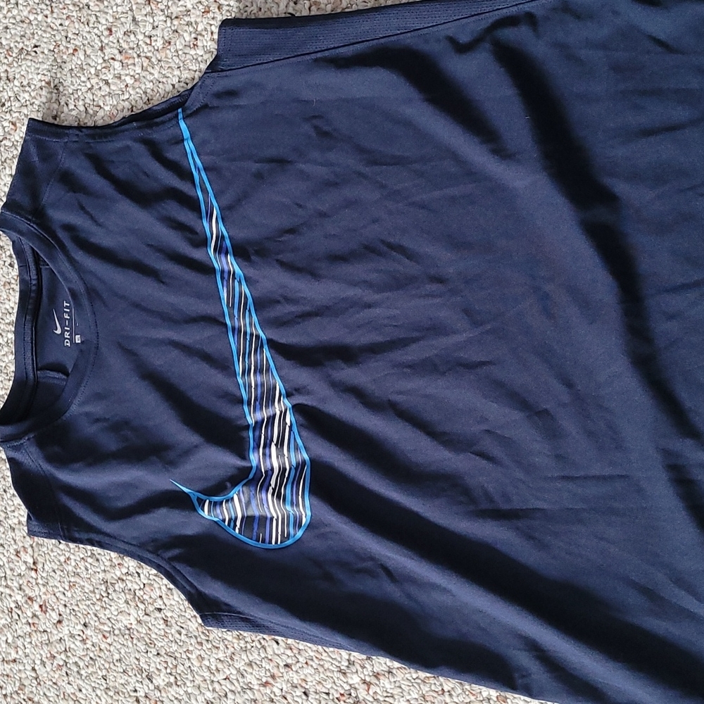 Nike sleeveless shirt